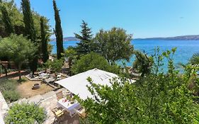 Secret Garden Barada Beach Apartment